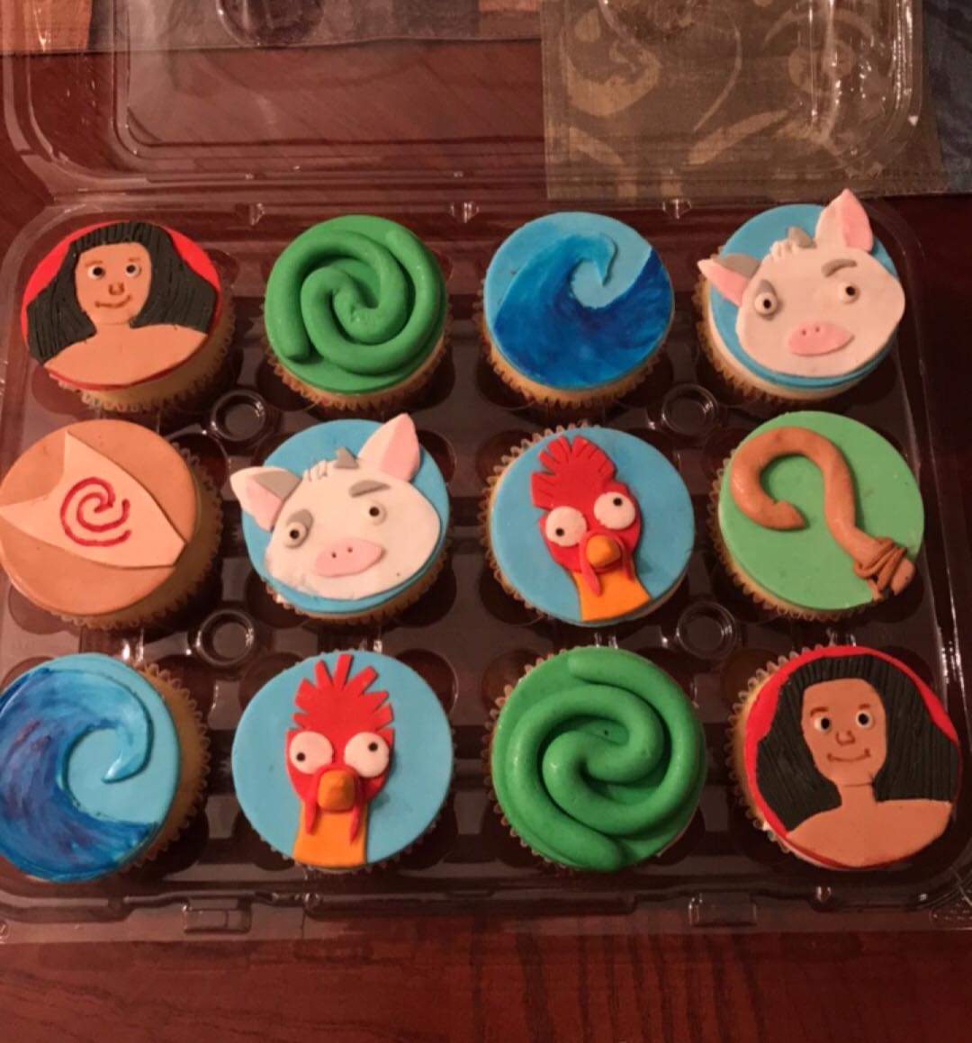 Moana Cupcakes